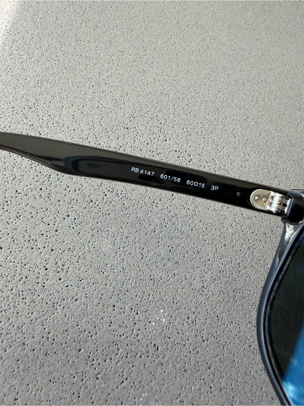 Ray-Ban Black Polarized Wayfarer Sunglasses with Case - Picture 6 of 8